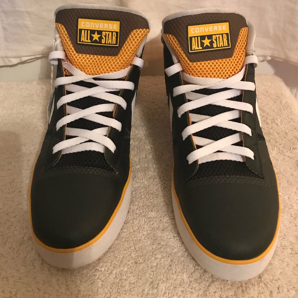 Converse - Picture 2 of 7